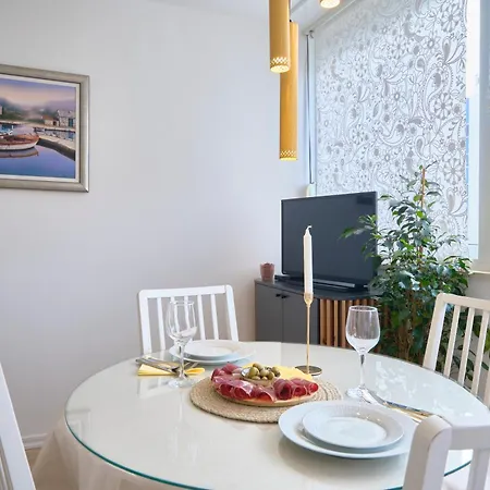 Sunny Apartman *