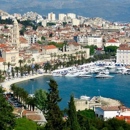 Sunny Apartment Split